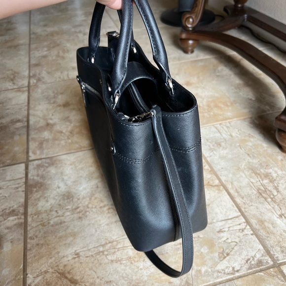Black used Michael Kors Handbag 👜 - Picture 10 of 13